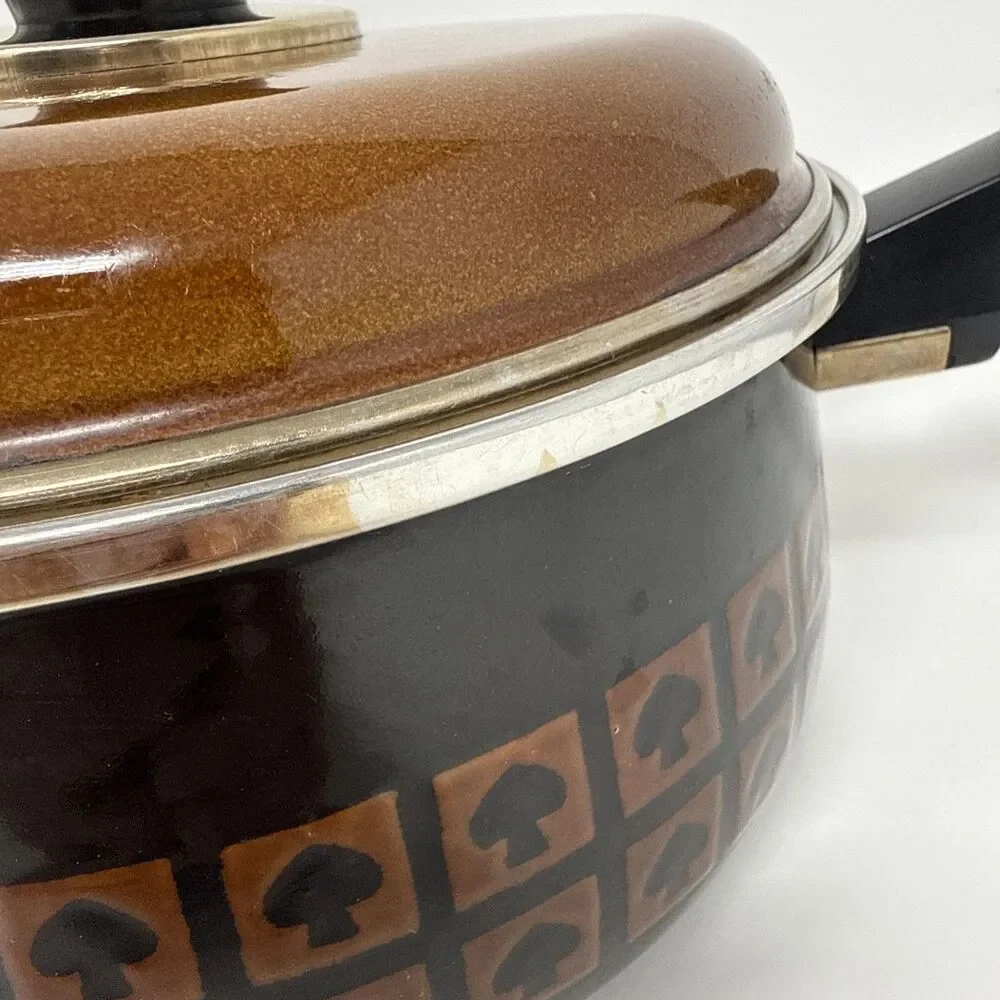 VTG West Bend Le Provencal Enamelware 2.5 Qt Sauce Pan Lid Brown Spade Mushroom